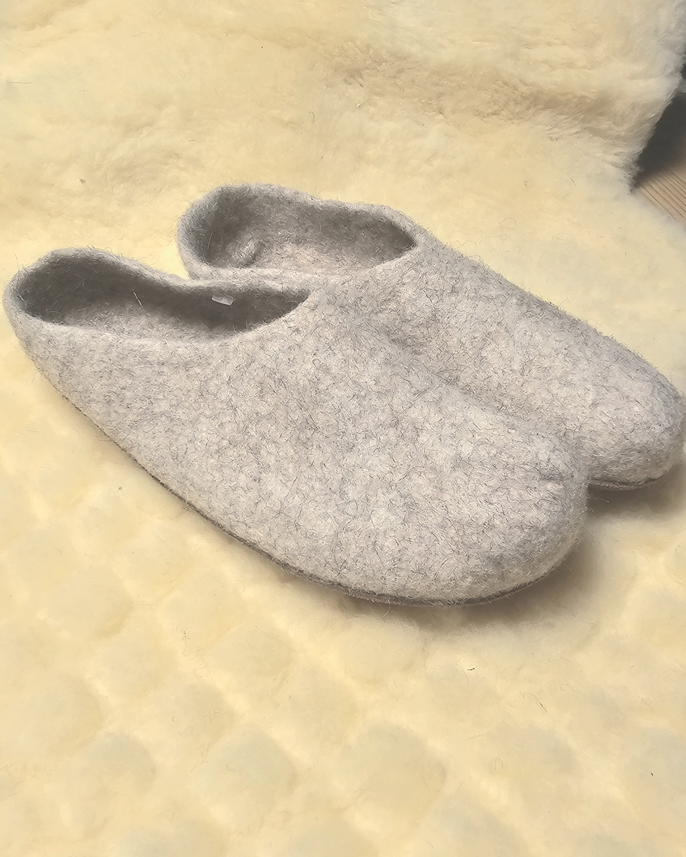 beige